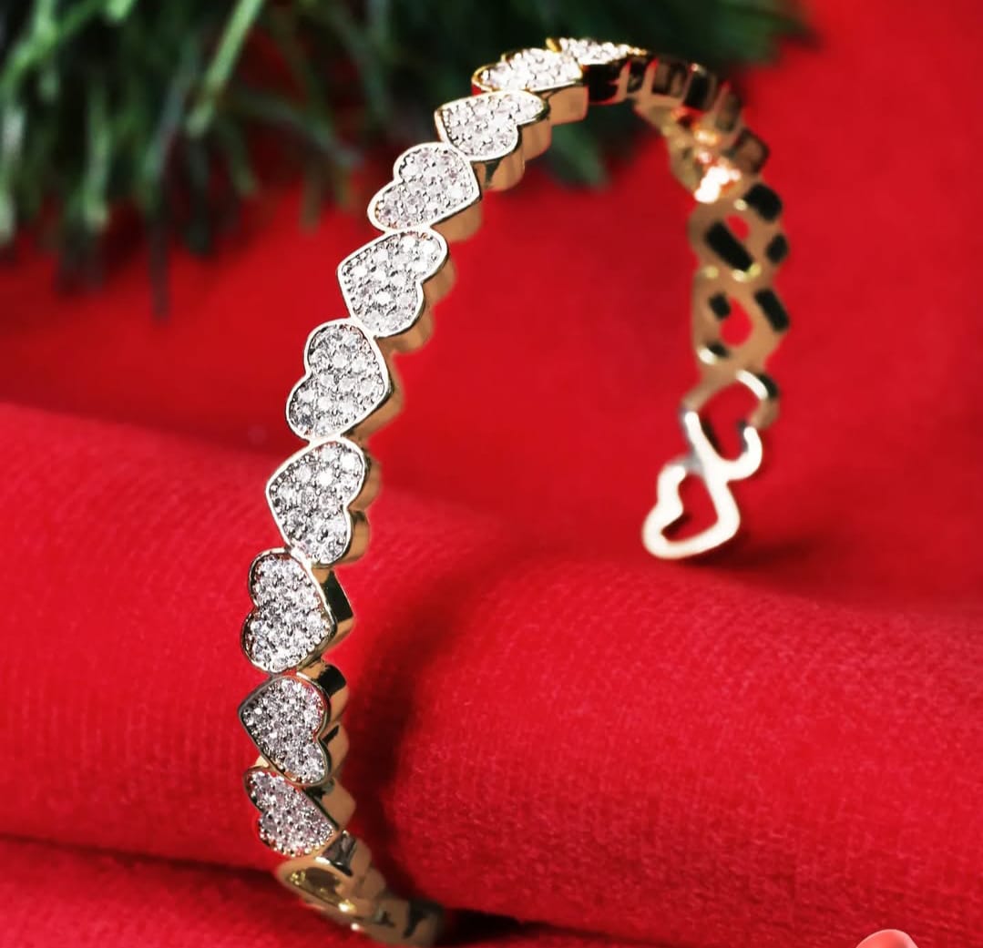 Bracelete Corações em Prata 925 Cravejado