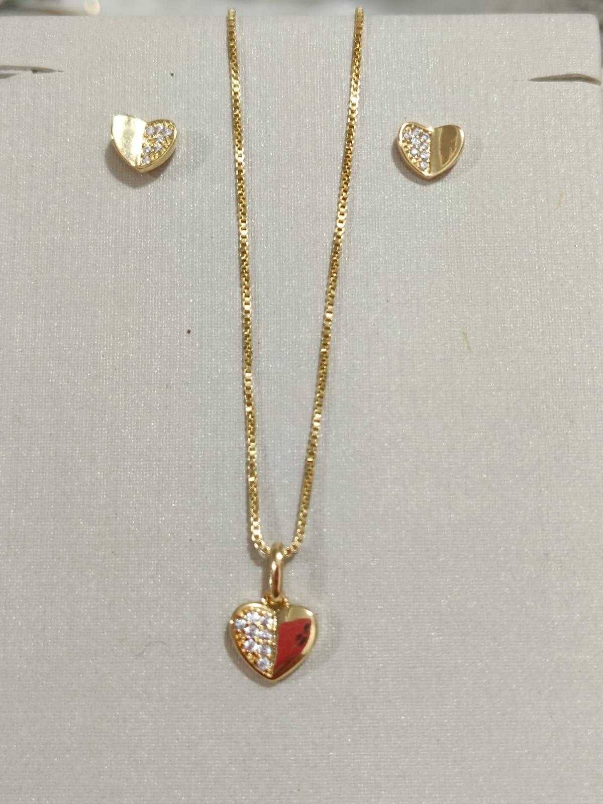 Conjunto Colar e brincos Coração Dourado