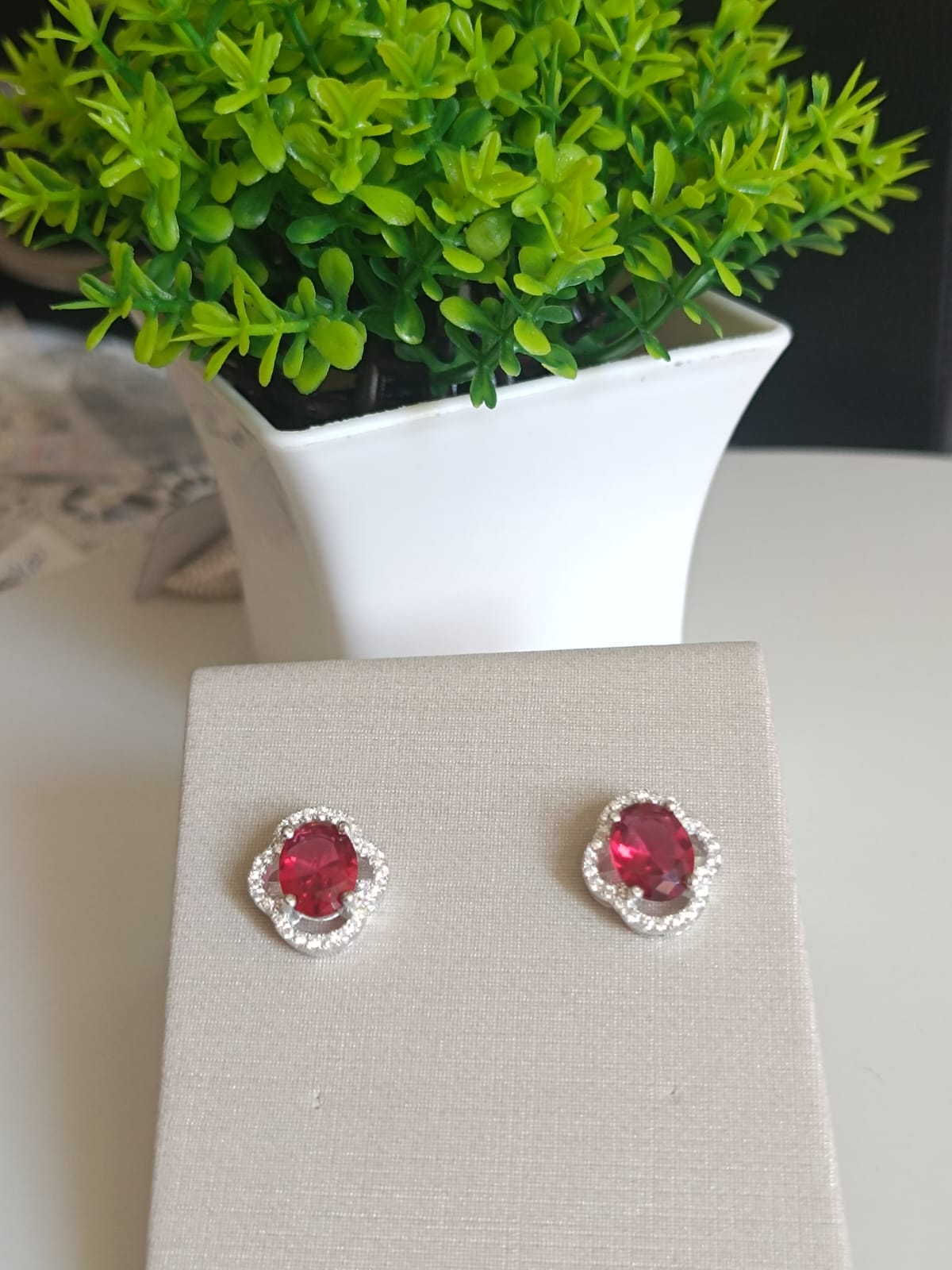 Brincos de Prata 925 com Pedra Vermelho Rubi