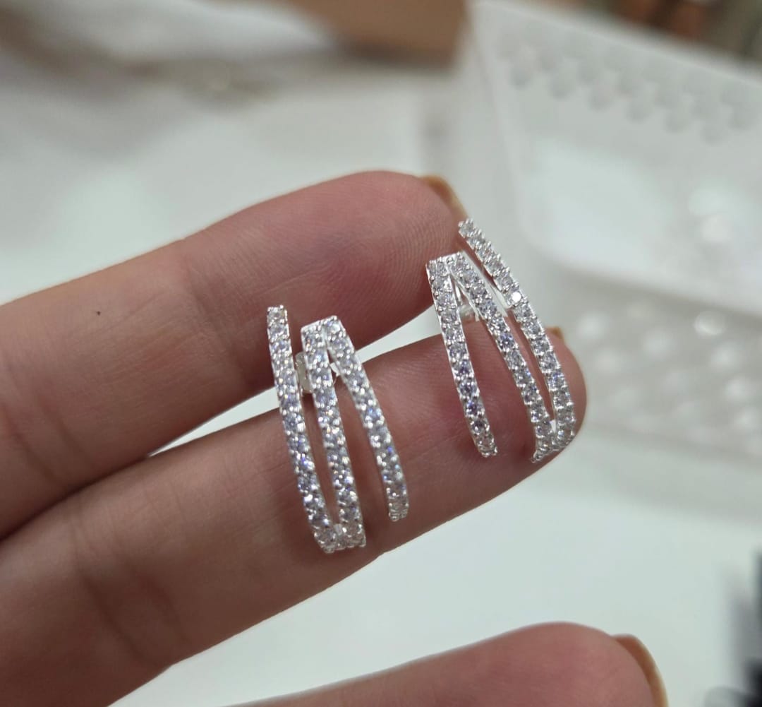 Brinco Cravejado em Prata 925