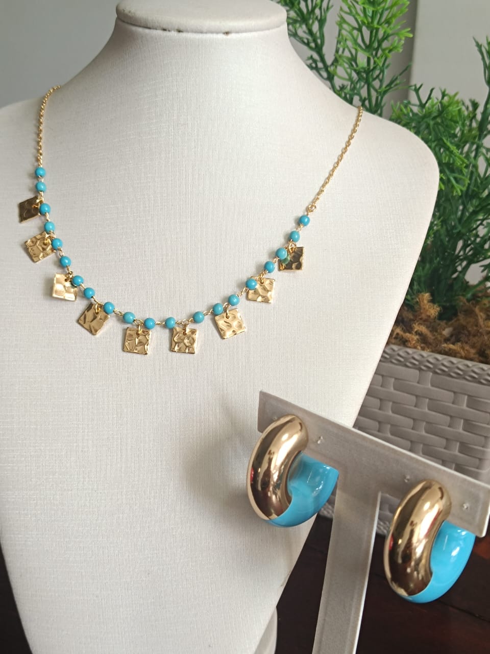 Conjunto Colar e Brincos Dourados com Turquesa