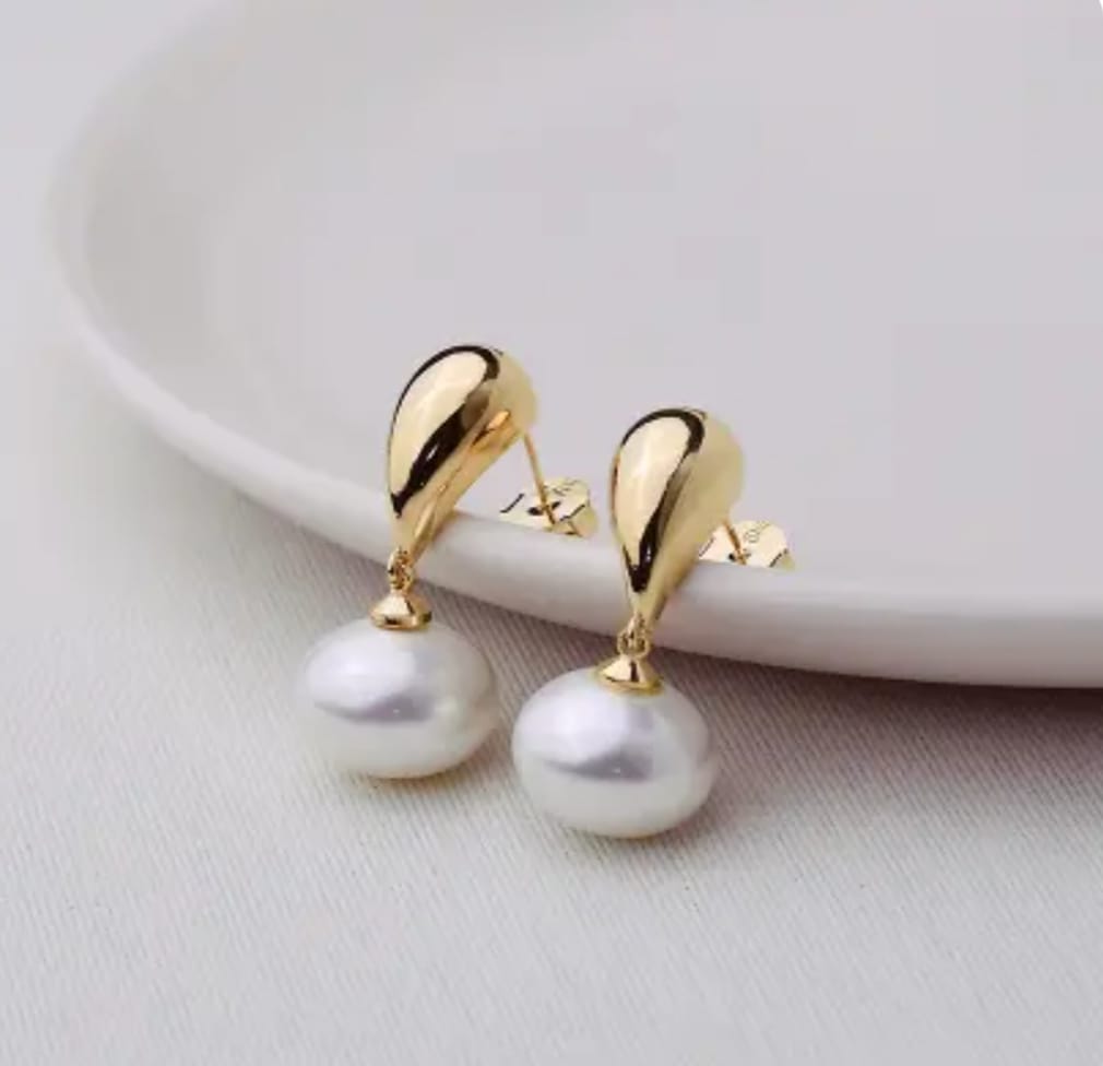 Brincos de Pérola com Banho de Ouro