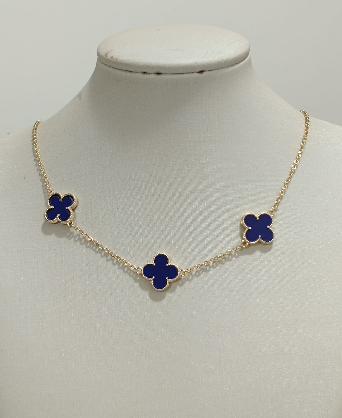 Gargantilha Trevo Azul Marinho