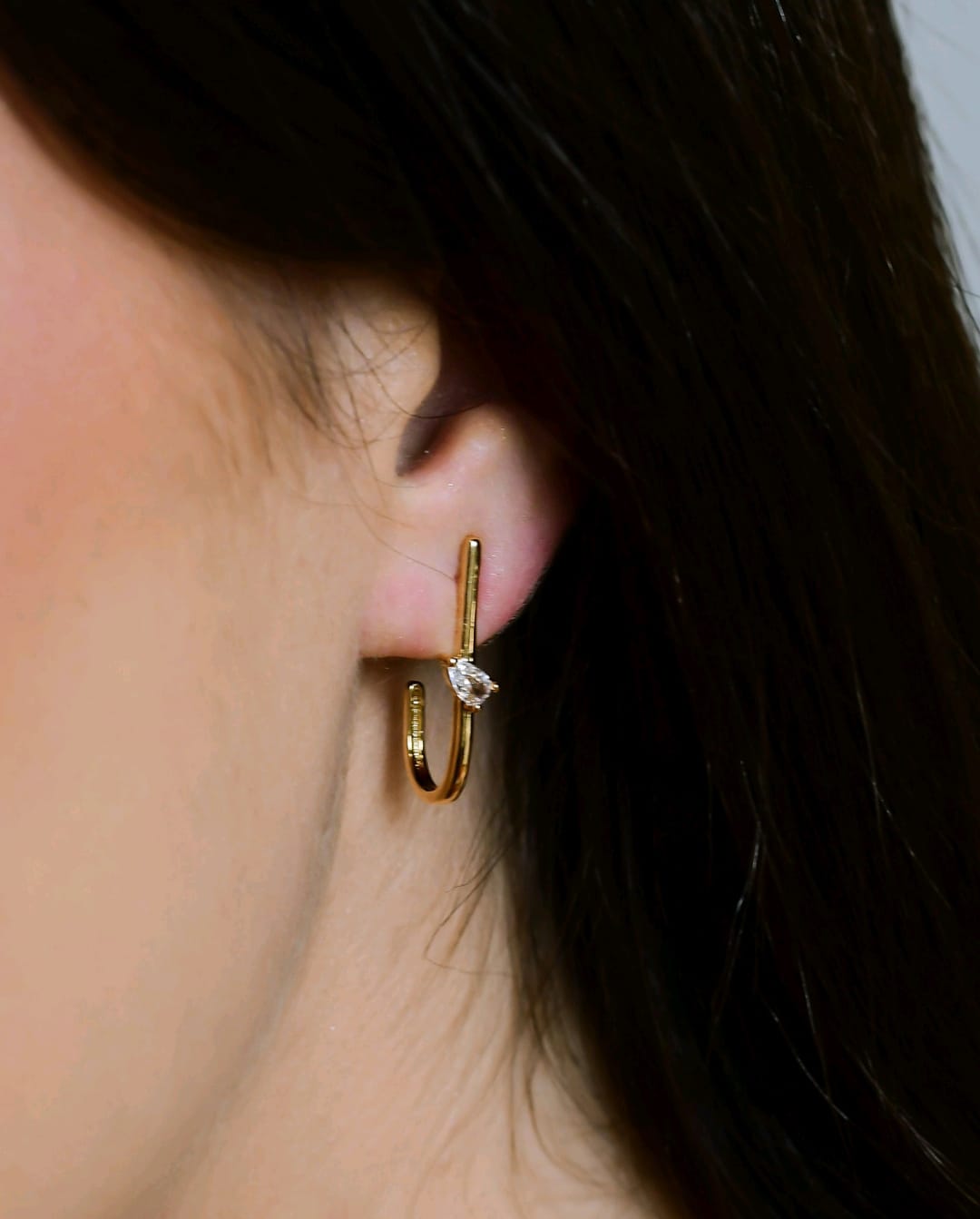 Brinco Moderno Dourado