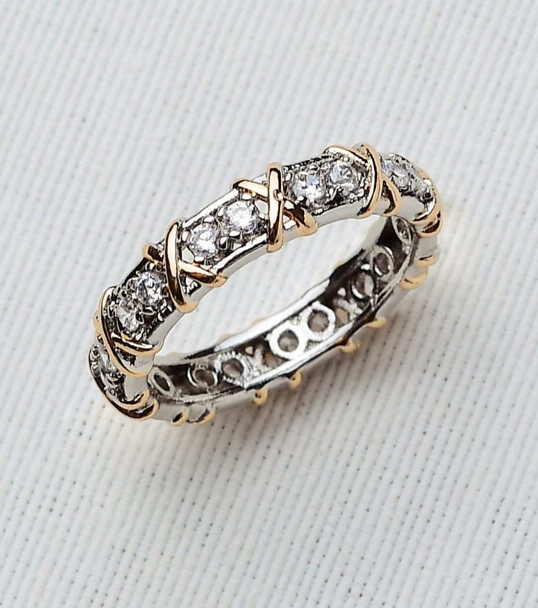 Anel Tipo Aliança em Ródio Cravejado Dois Banhos Tam 19