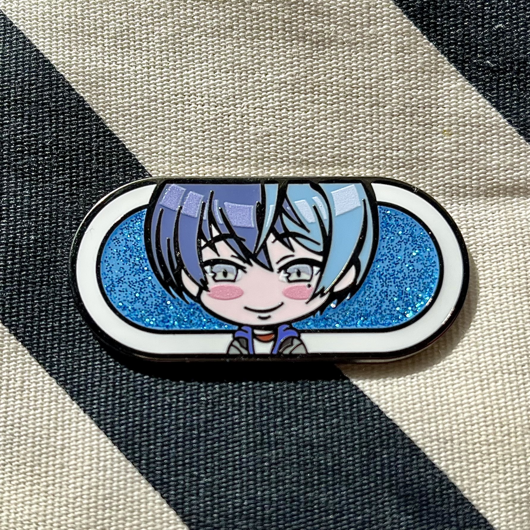 Aoyagi Toya Glitter Pin