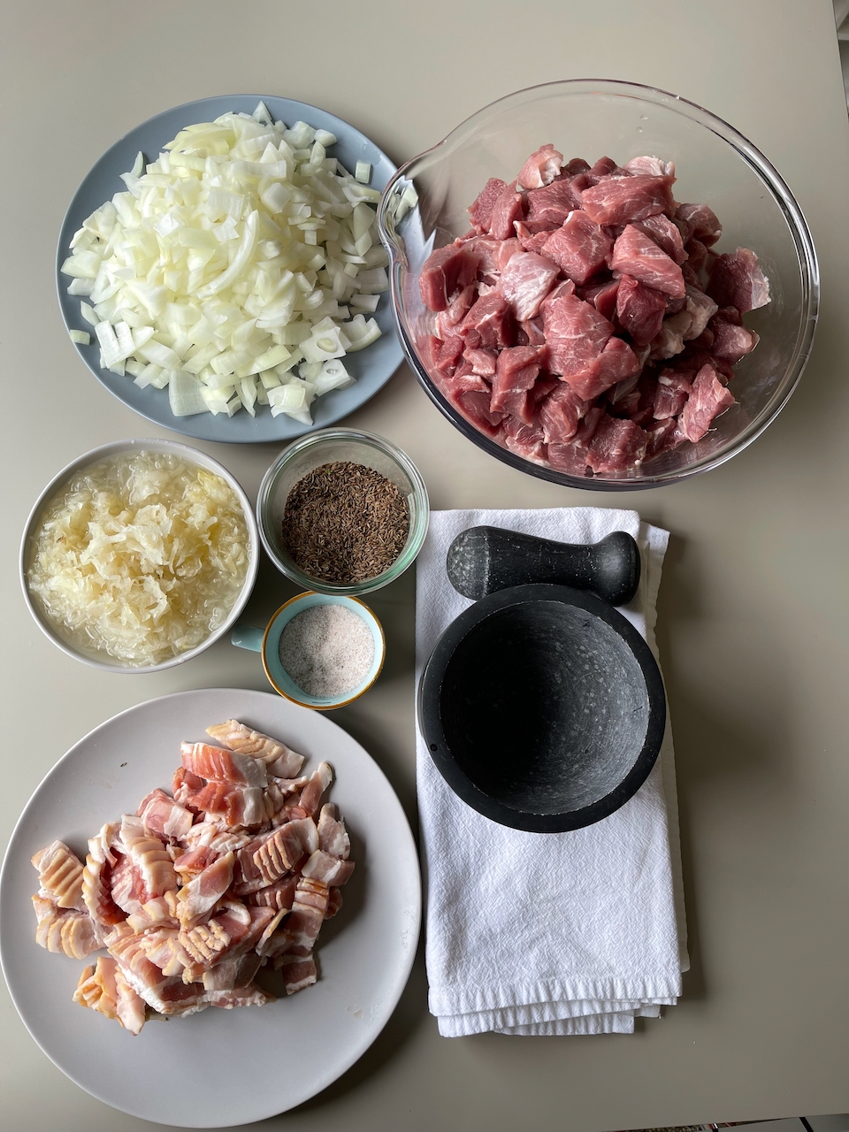 Budweiser und Szegedine Gulasch Kochkurs