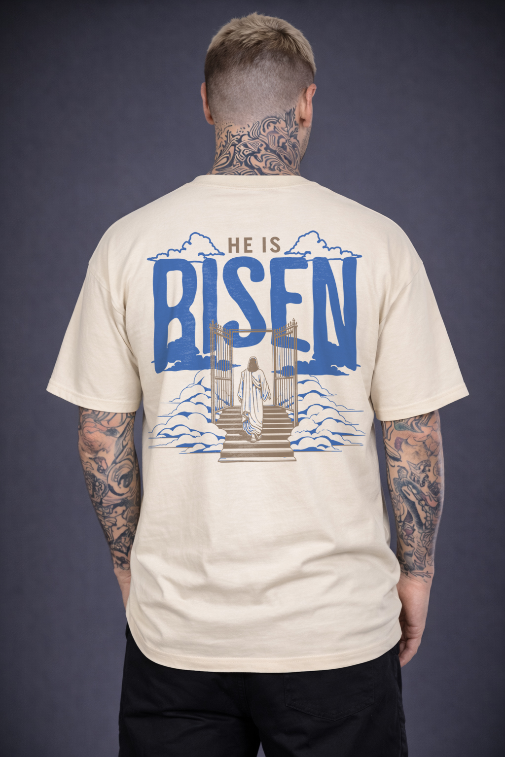 Camiseta Oversized He Is Risen Frente e Verso