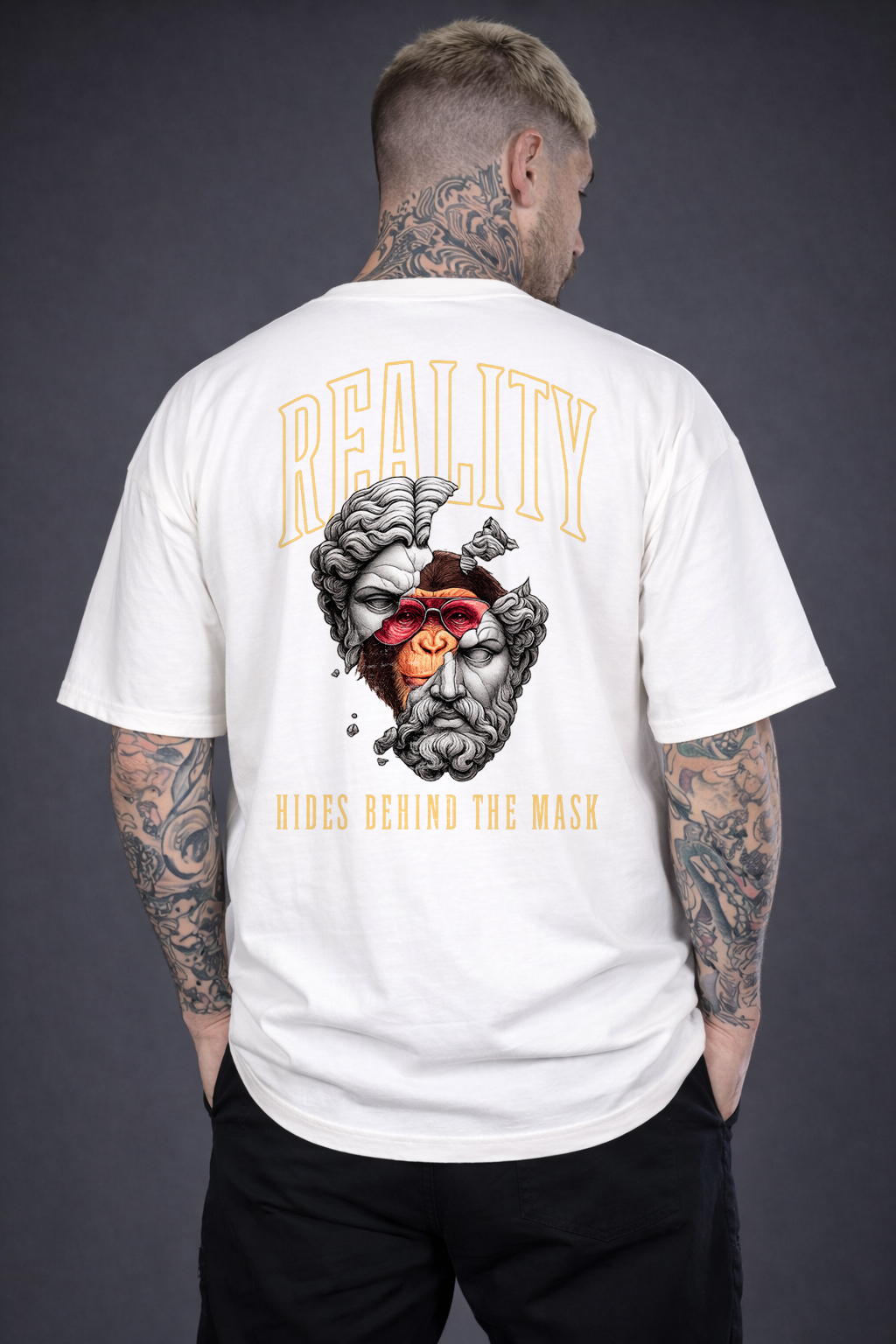 Camiseta Oversized Reality Hides Behind Frente e Verso