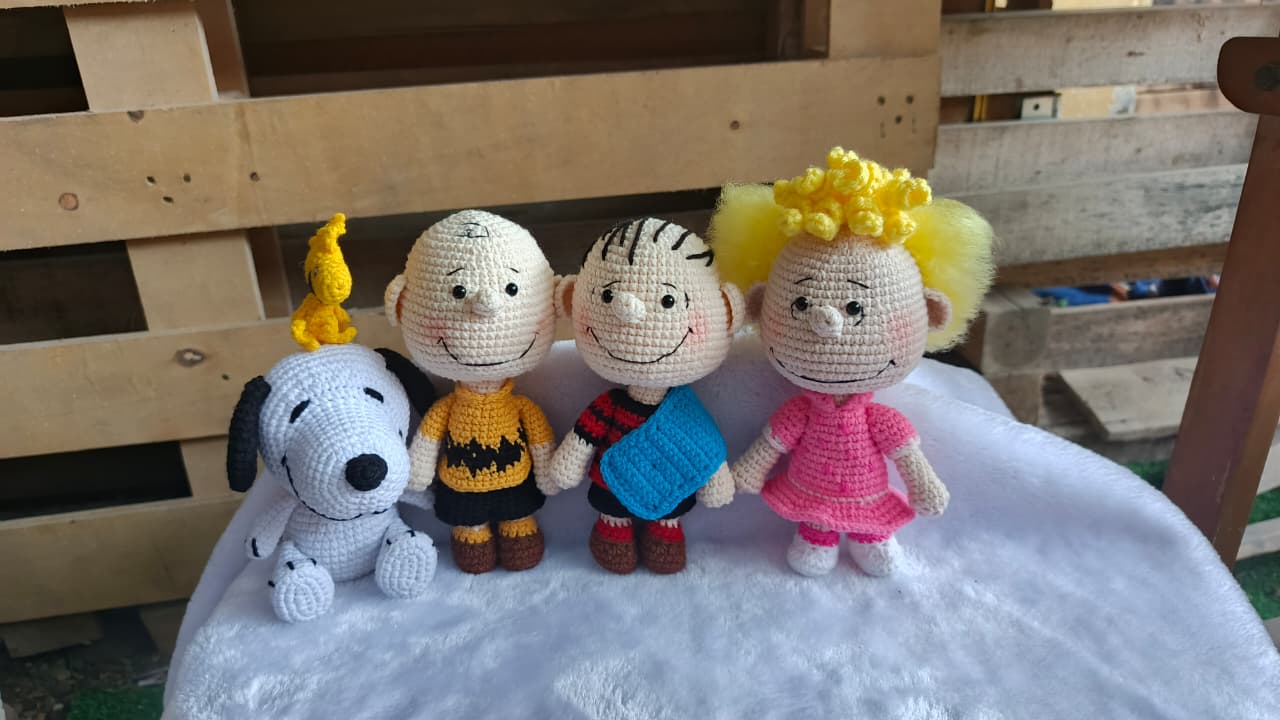 Muñeco Amigurumi pig pen peanuts