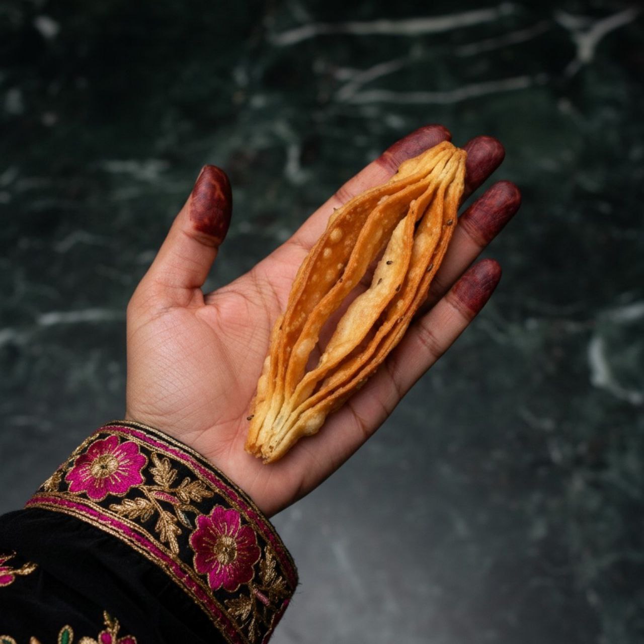 Crispy Namkeen Karela Mathri