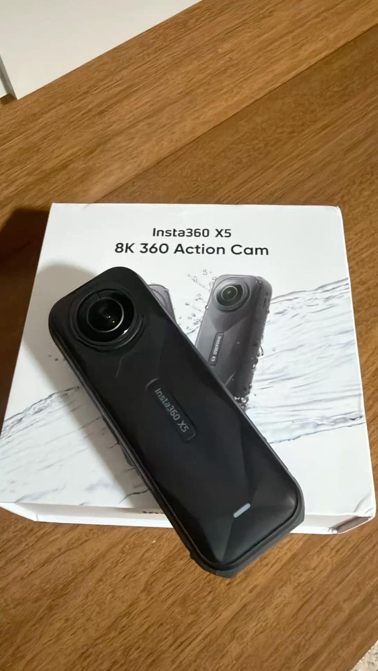 Insta360 X5