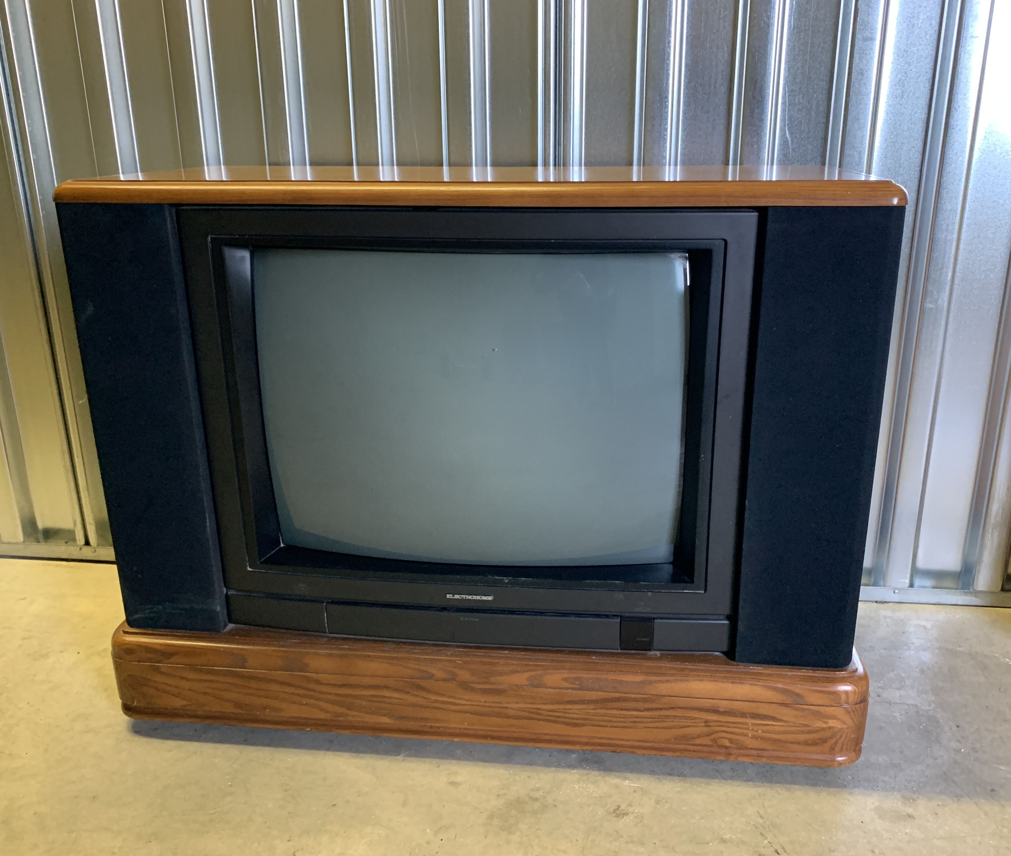 Vintage CRT TV (1980) (1990)