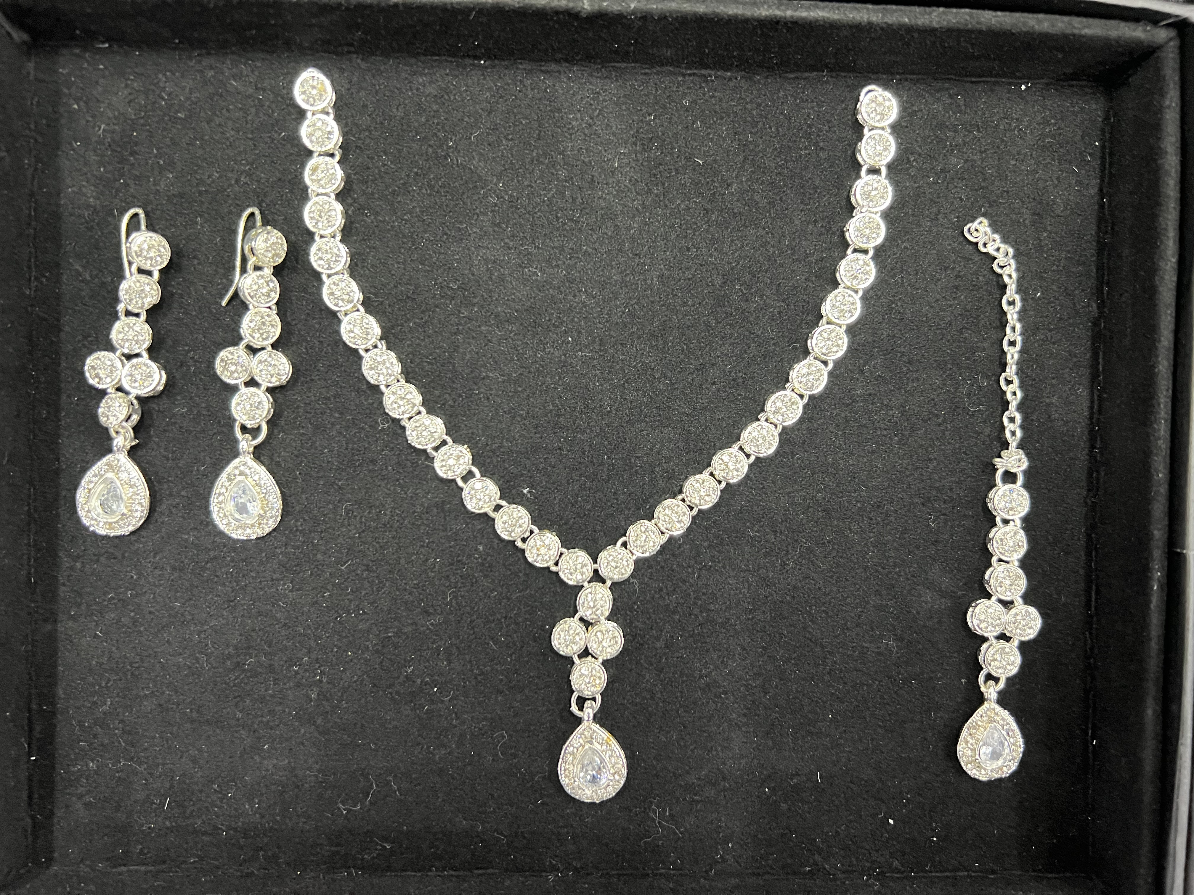 Elegant Crystal Jewelry Set