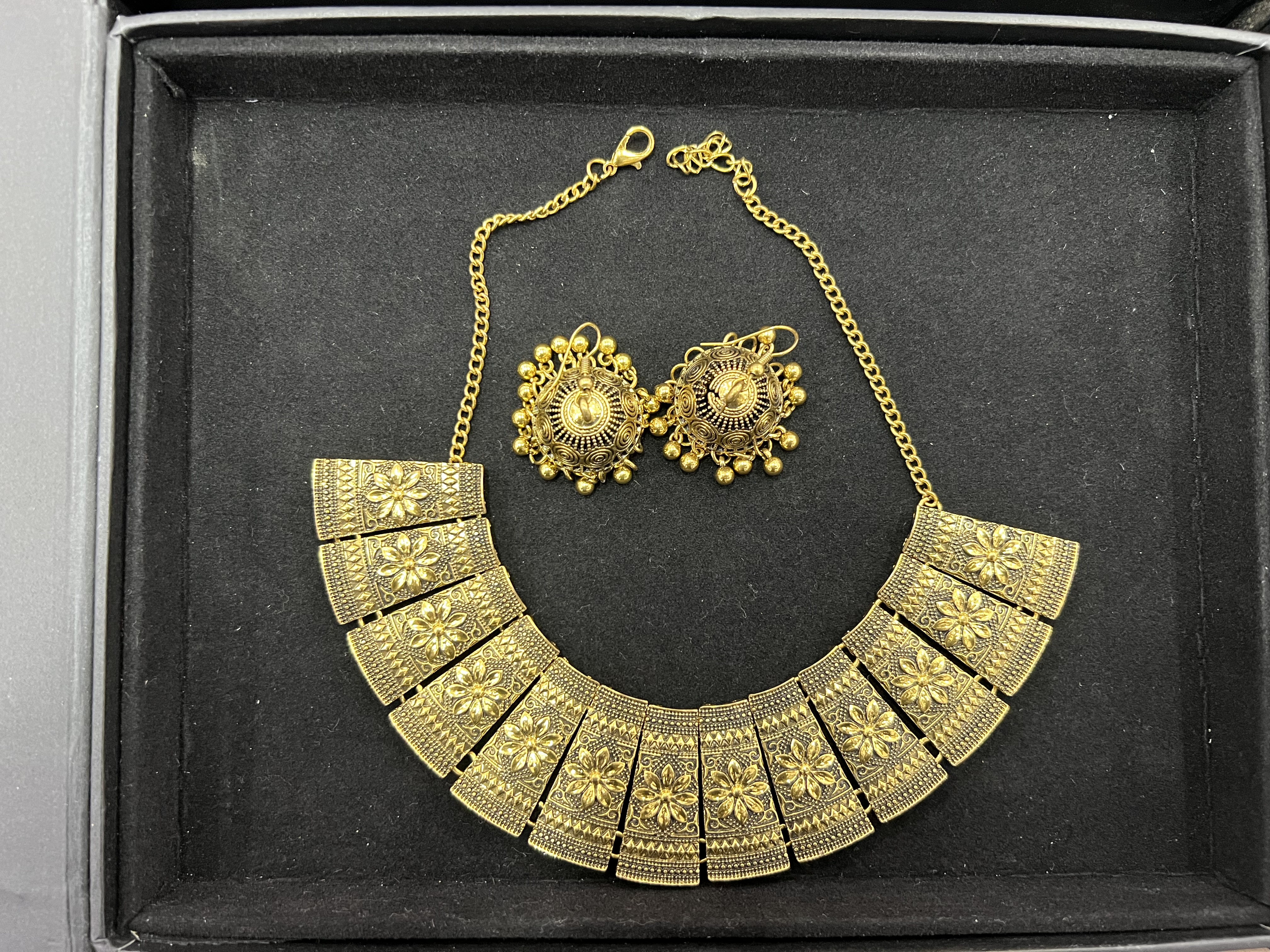 Antique Gold Statement Necklace Set