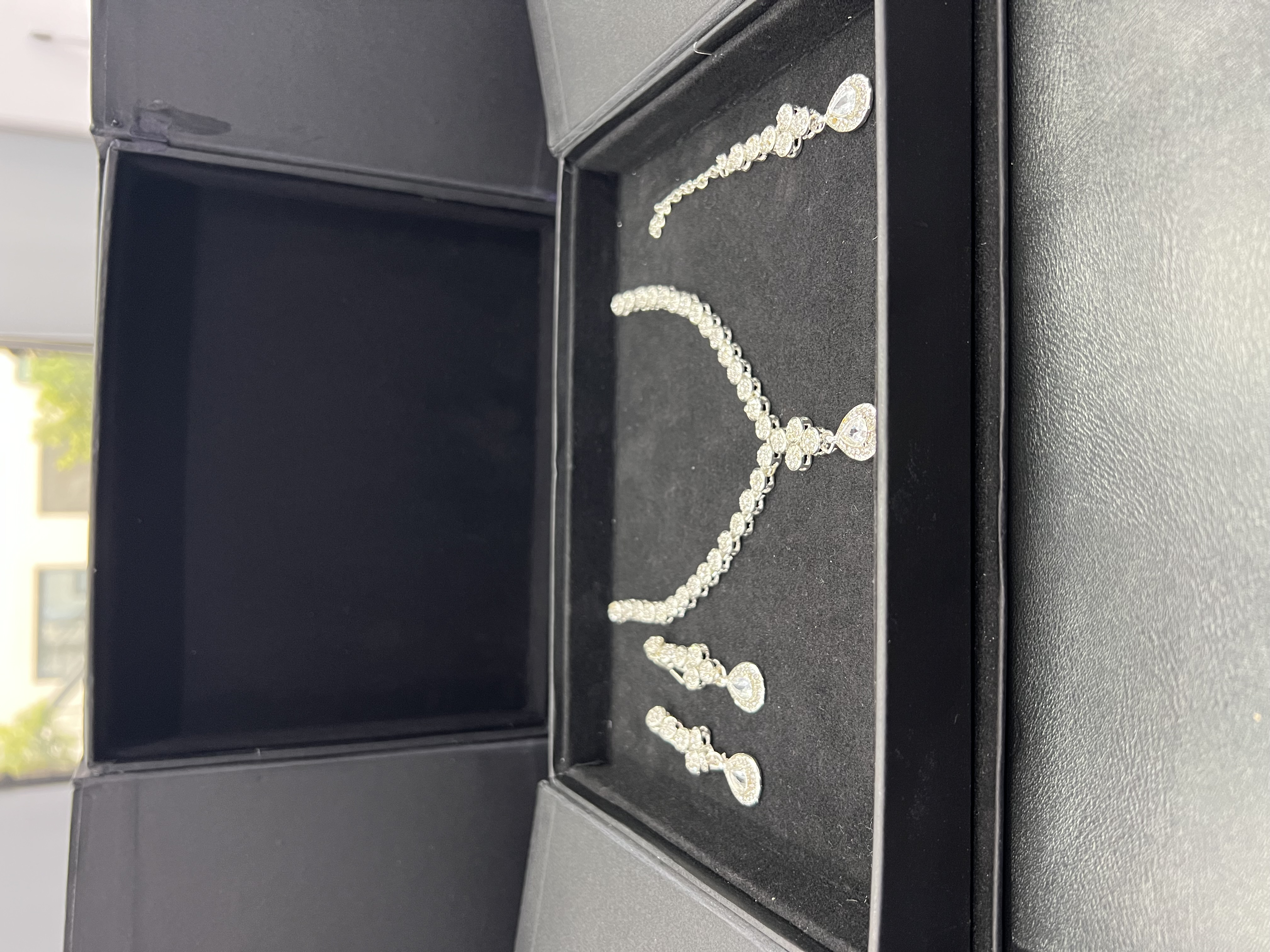 Elegant Crystal Jewelry Set