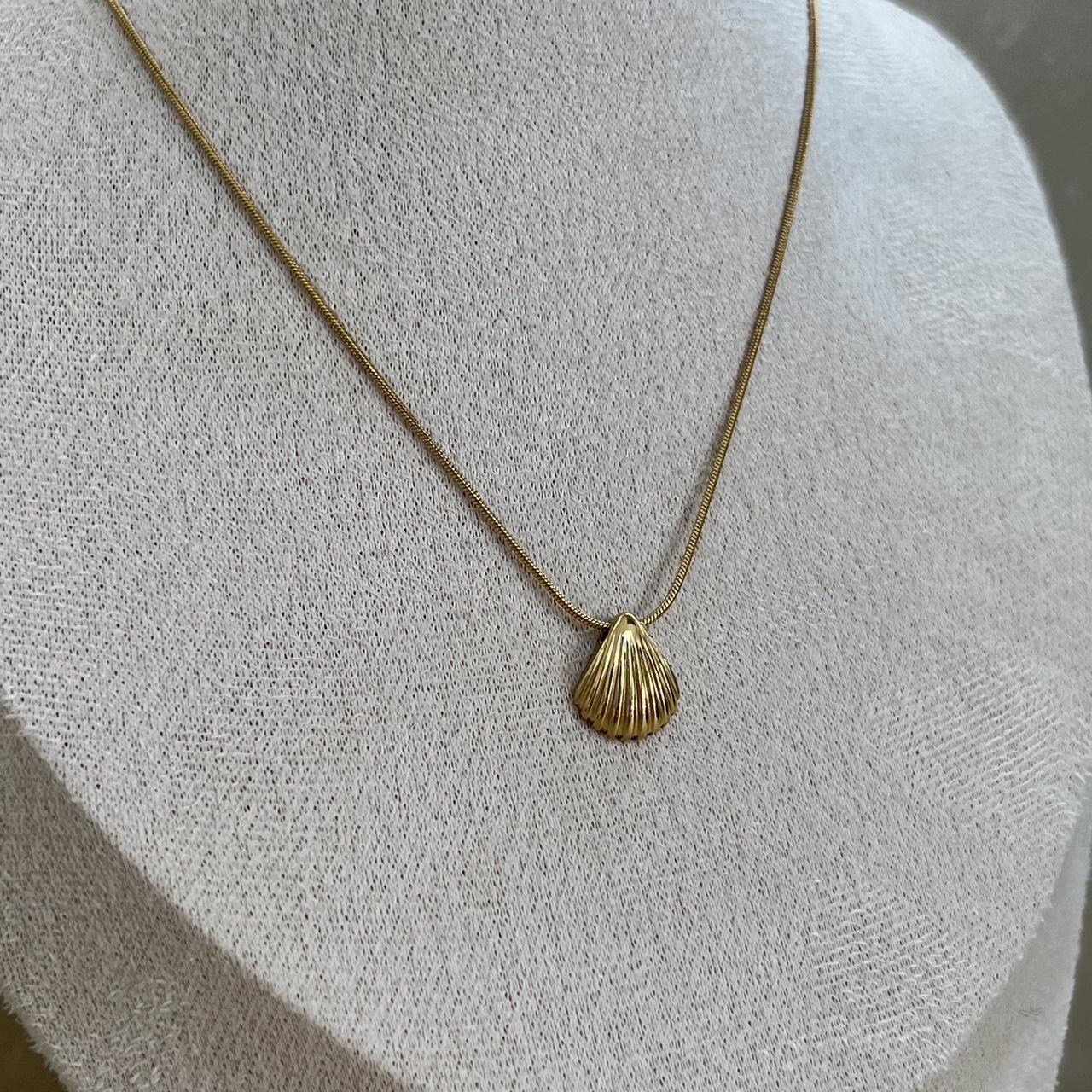 Shelly Necklace | Gold