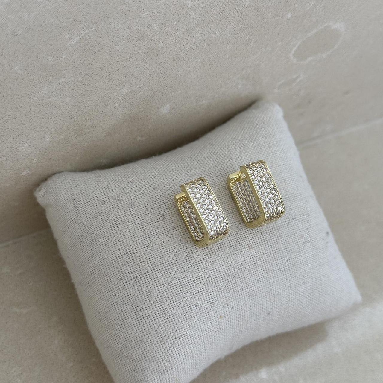 Isolia Earrings | Gold