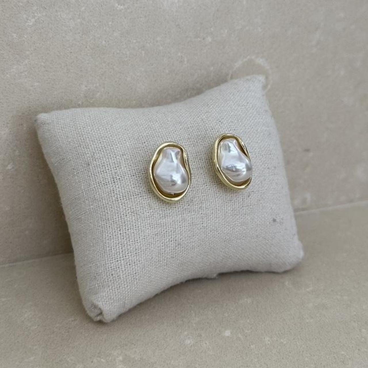 Pearl Earrings | Gold