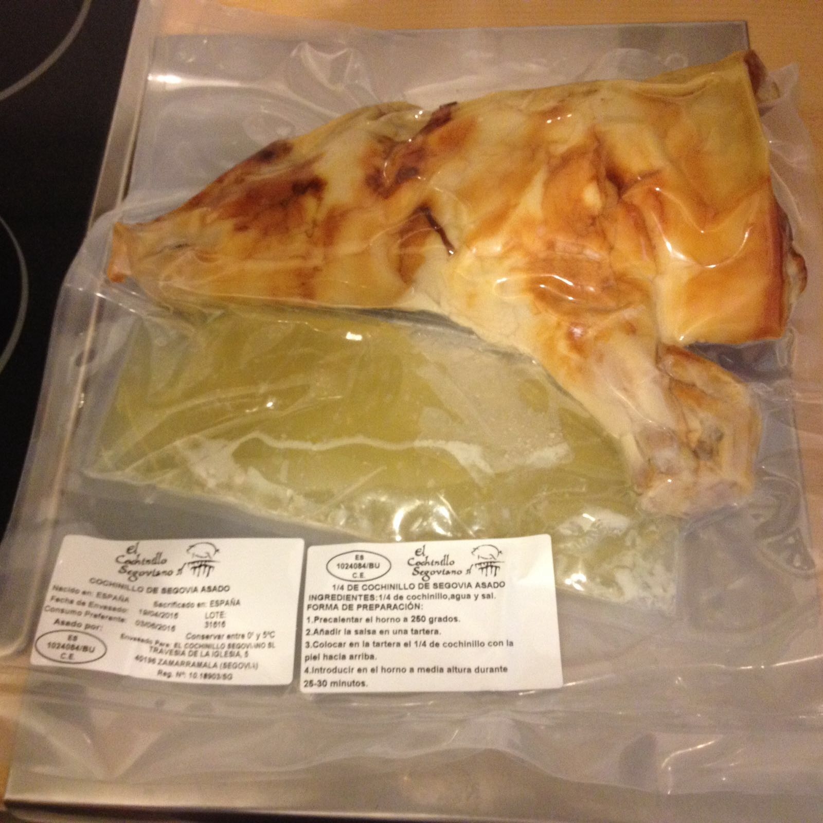 Cochinillo Asado en horno de leña (Medio)