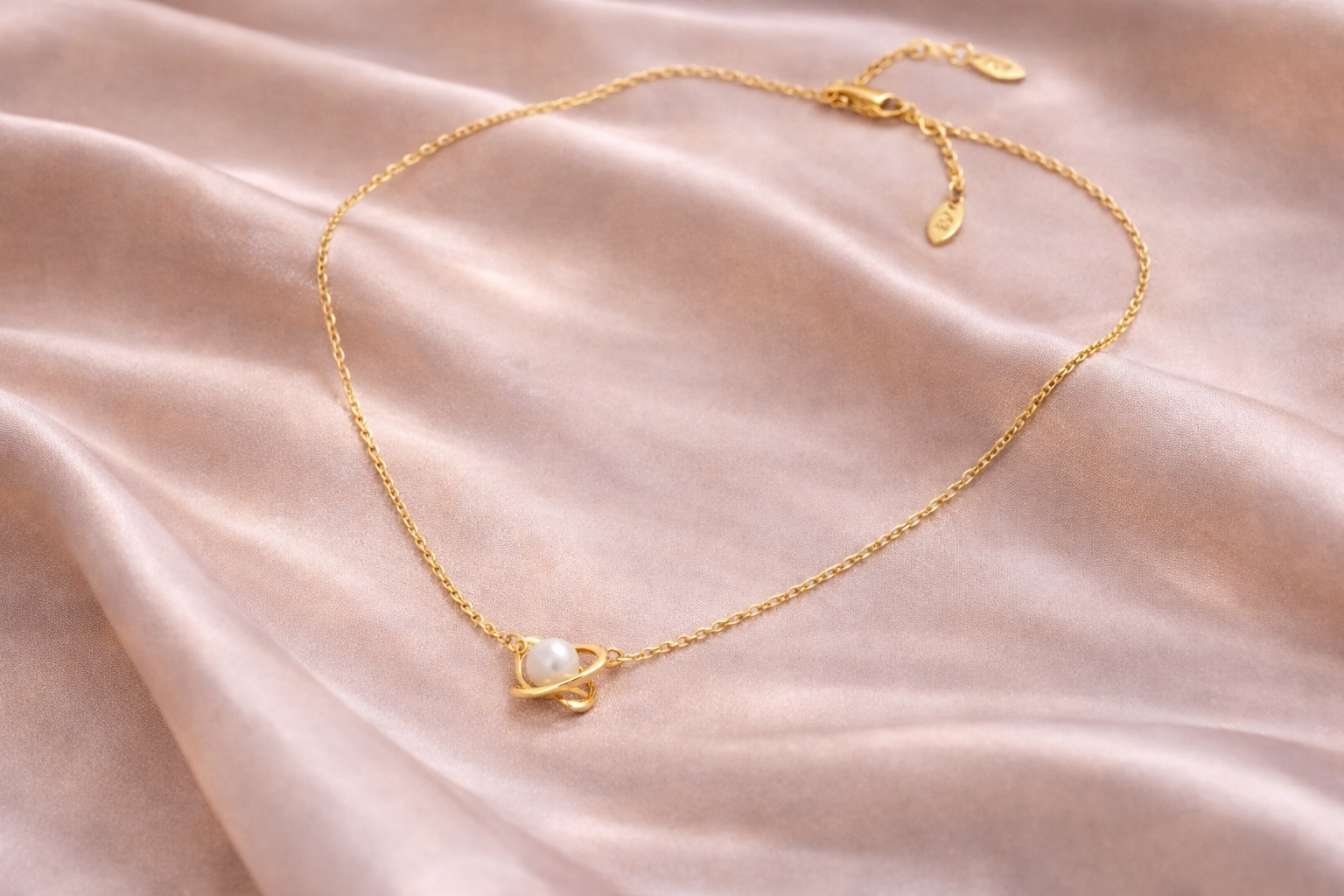 18K medicininio aukso grandinėlė su perlu. 45cm.+5cm.