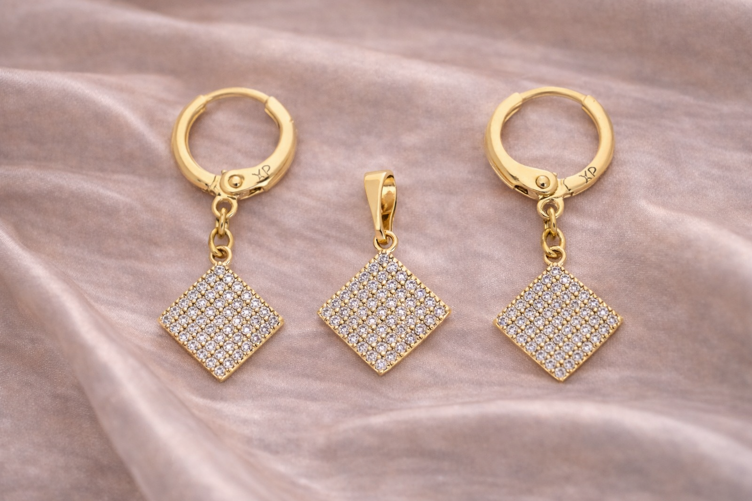 Medicininio 18K aukso kvadratų papuošalų rinkinys