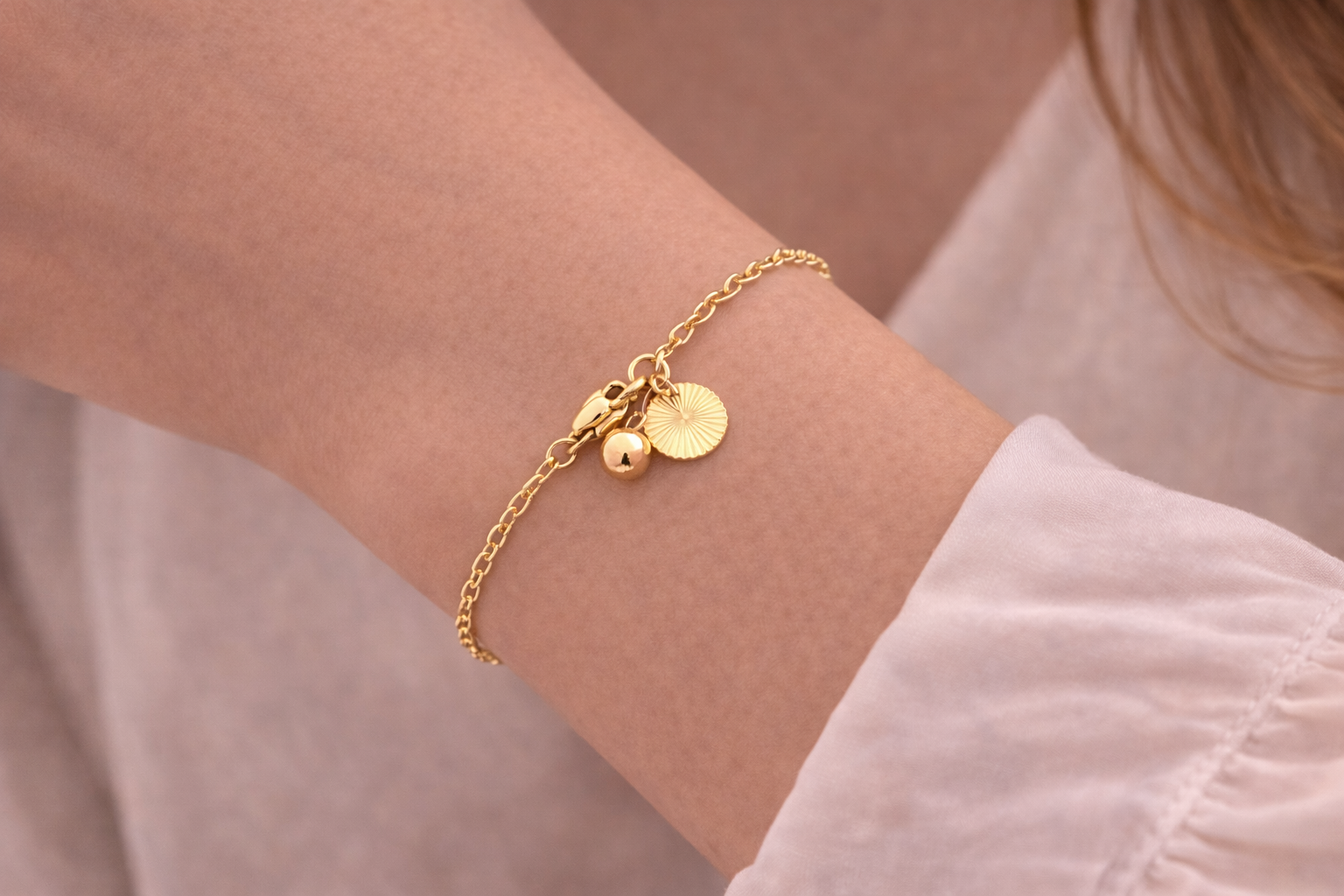 Medicininio 18K aukso minimalistinė apyrankė, 18.5cm.