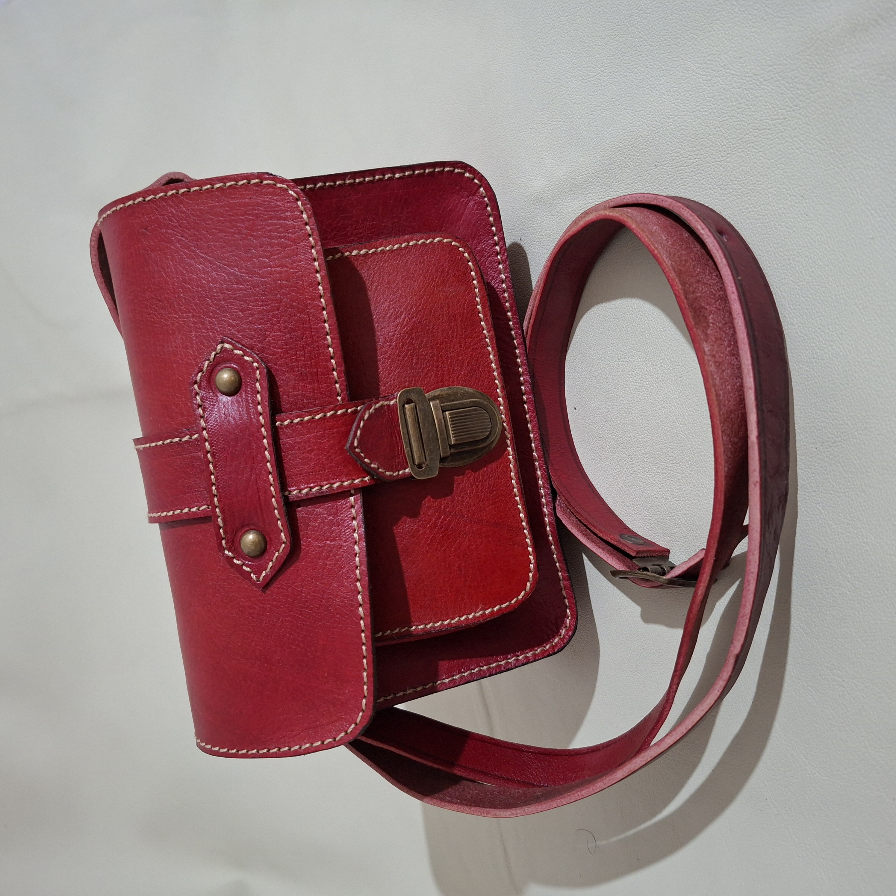 Sac bandoulière en cuir rouge