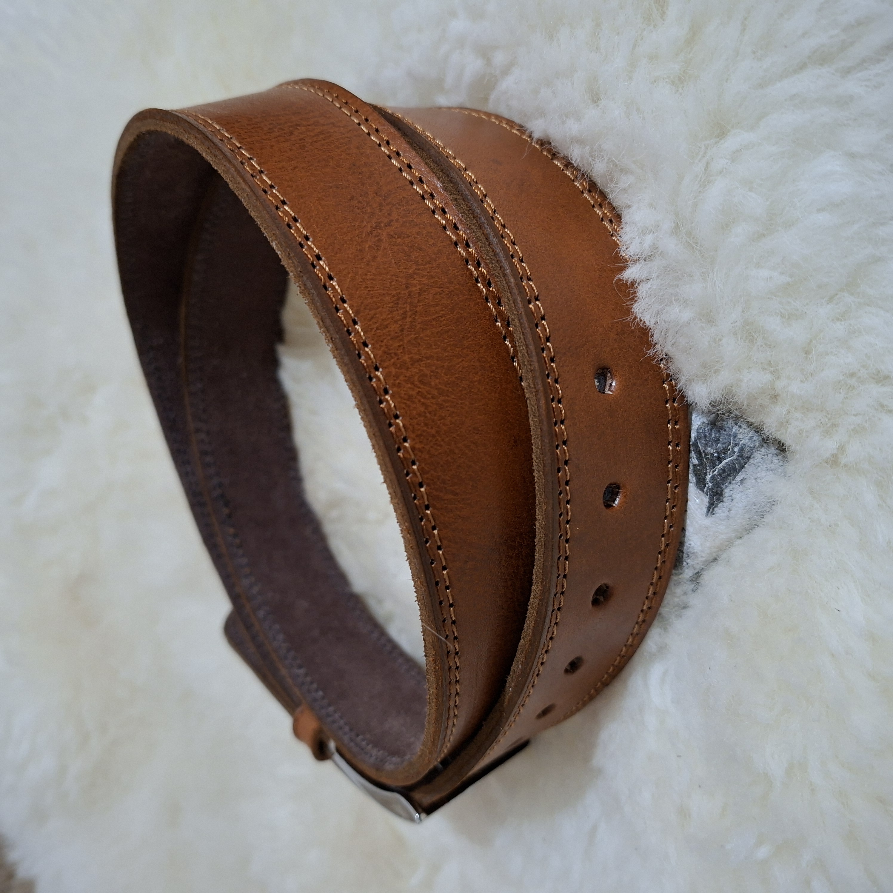 Ceinture en cuir authentique naturel artisanal de très bonne qualité 