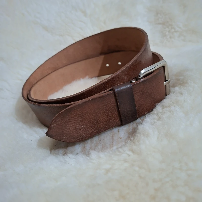Ceinture souple en cuir véritable neu.f de très bonne qualité