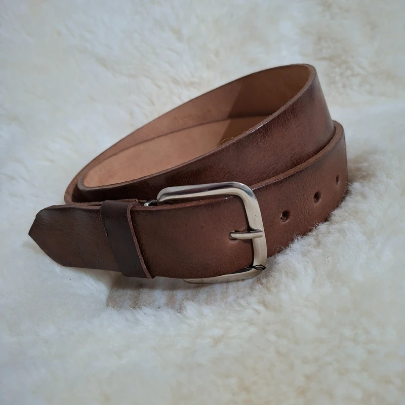 Ceinture souple en cuir véritable neu.f de très bonne qualité