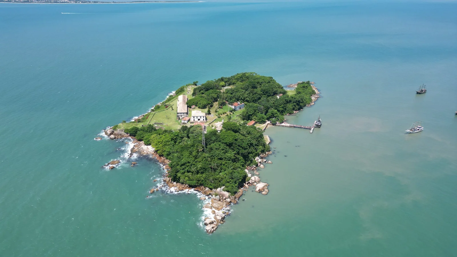 Passeio High Panorâmico + Parada Mergulho e Nado