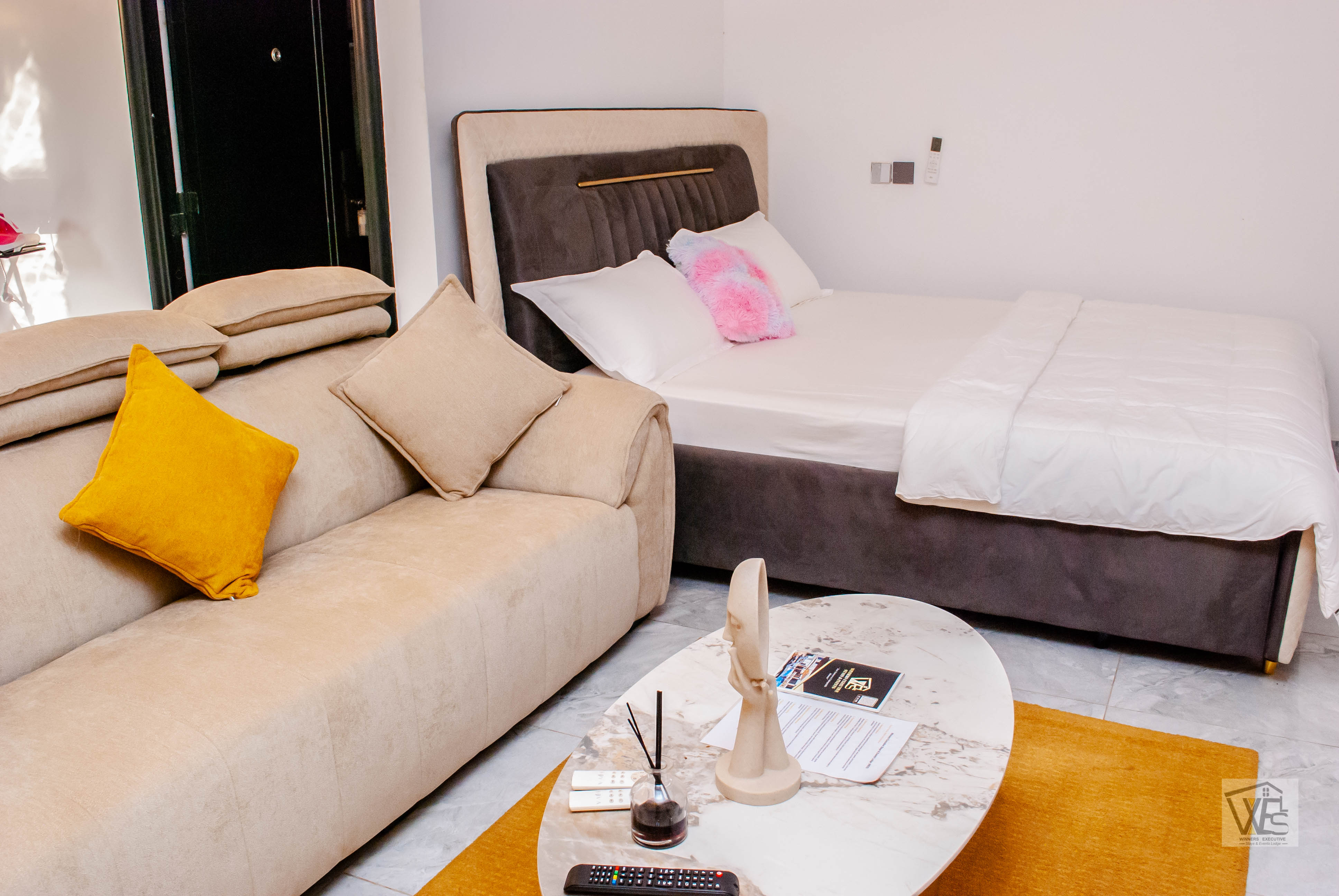 Executive Family Studeo