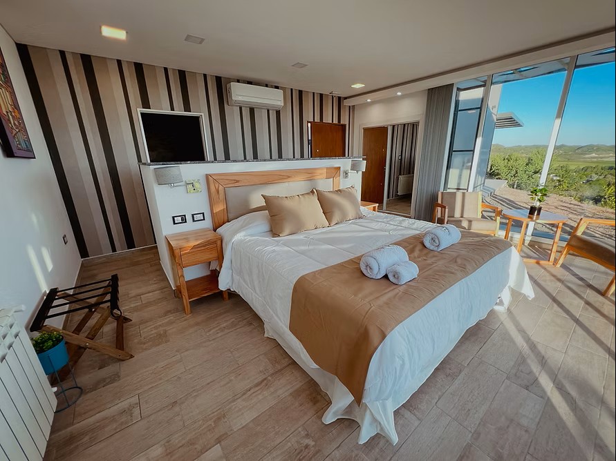 LUJOSO HOTEL Y COMPLEJO TURISTICO