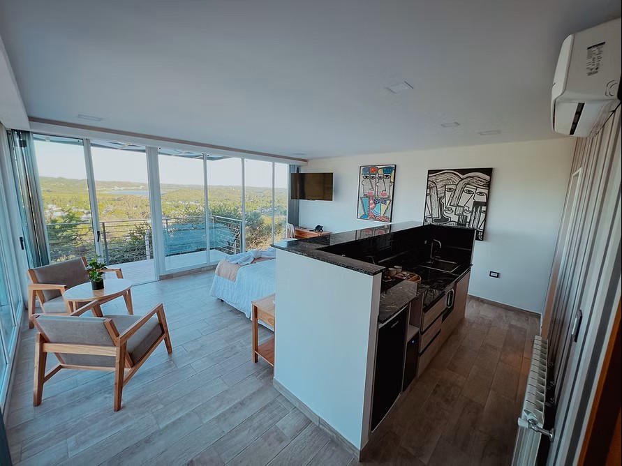 LUJOSO HOTEL Y COMPLEJO TURISTICO