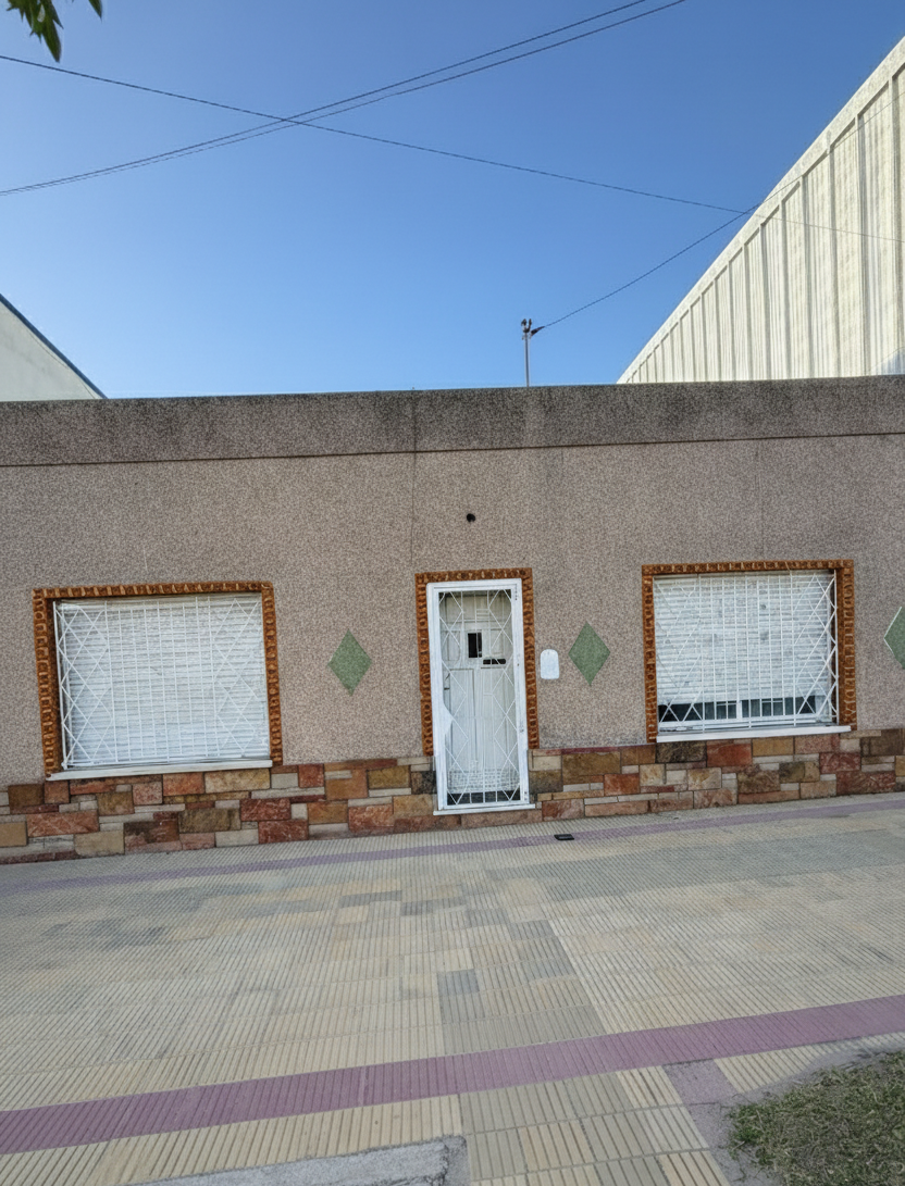 CASA EN VENTA SAN LUIS CAPITAL- AV. JULIO ROCA