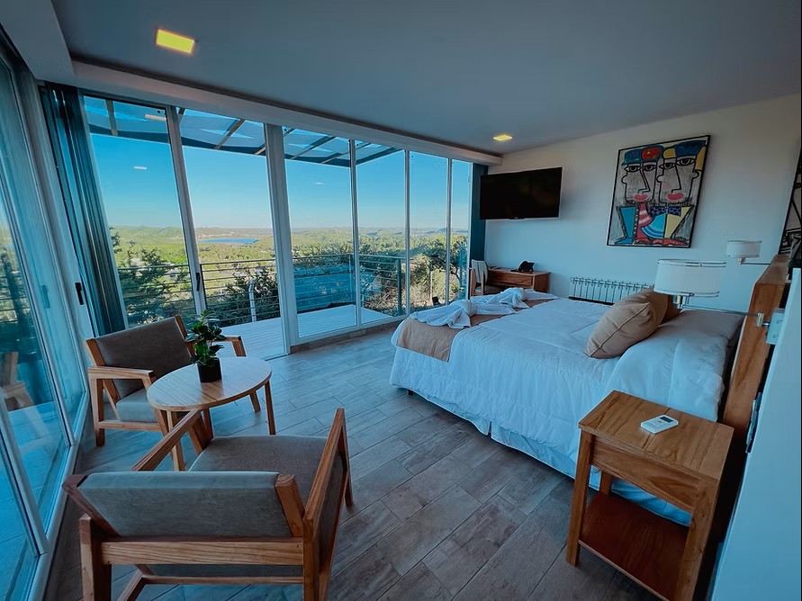 LUJOSO HOTEL Y COMPLEJO TURISTICO