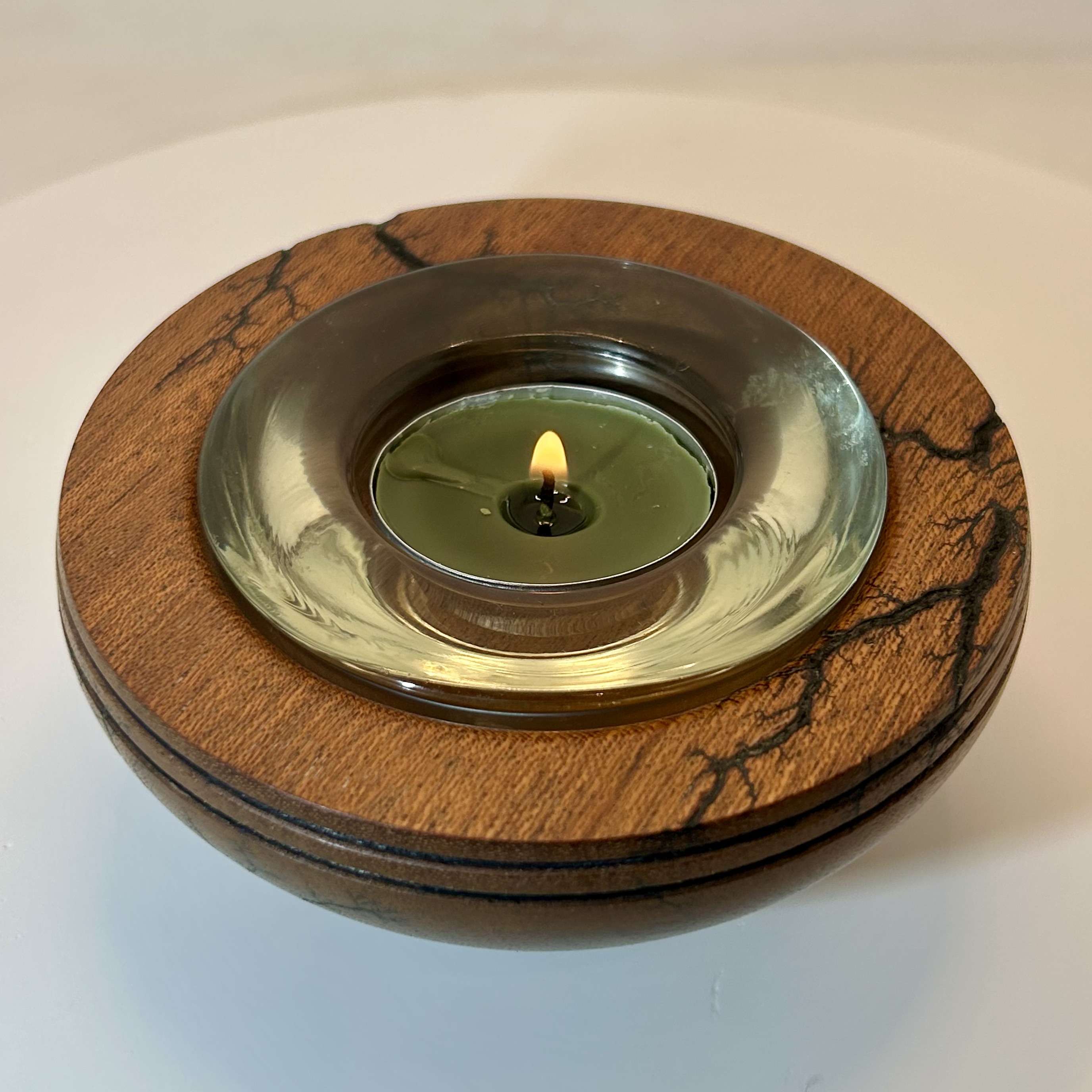 Tea light holder with fractal burn 