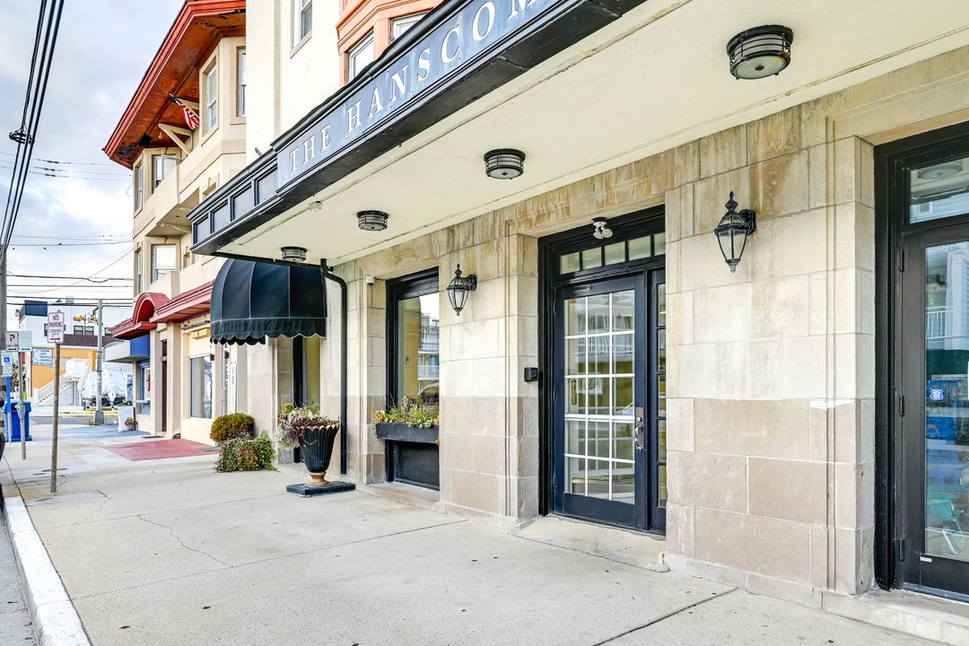 Commercial Full Tour 