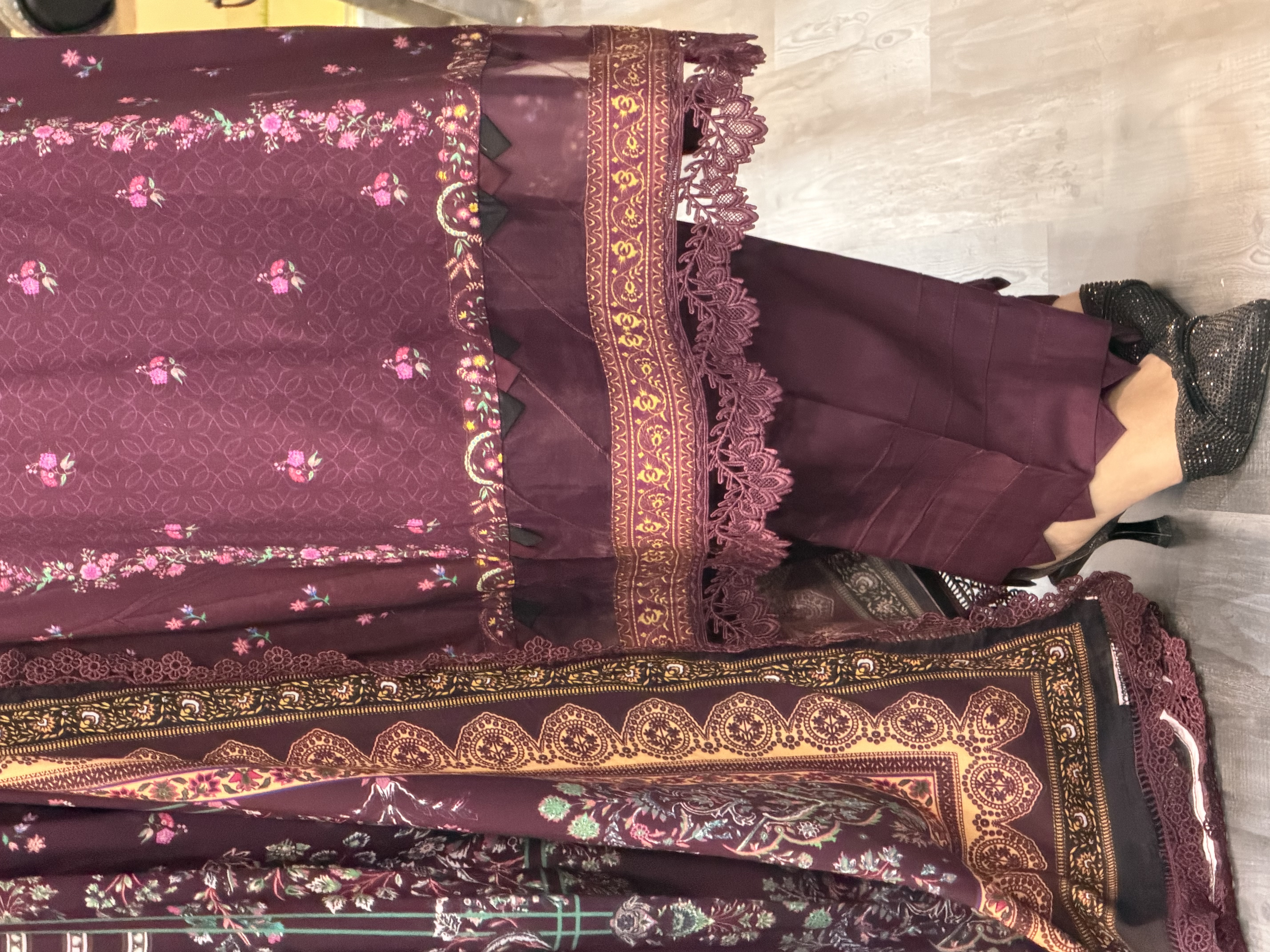 MAUSUMERRY IN { WINE COLOUR }