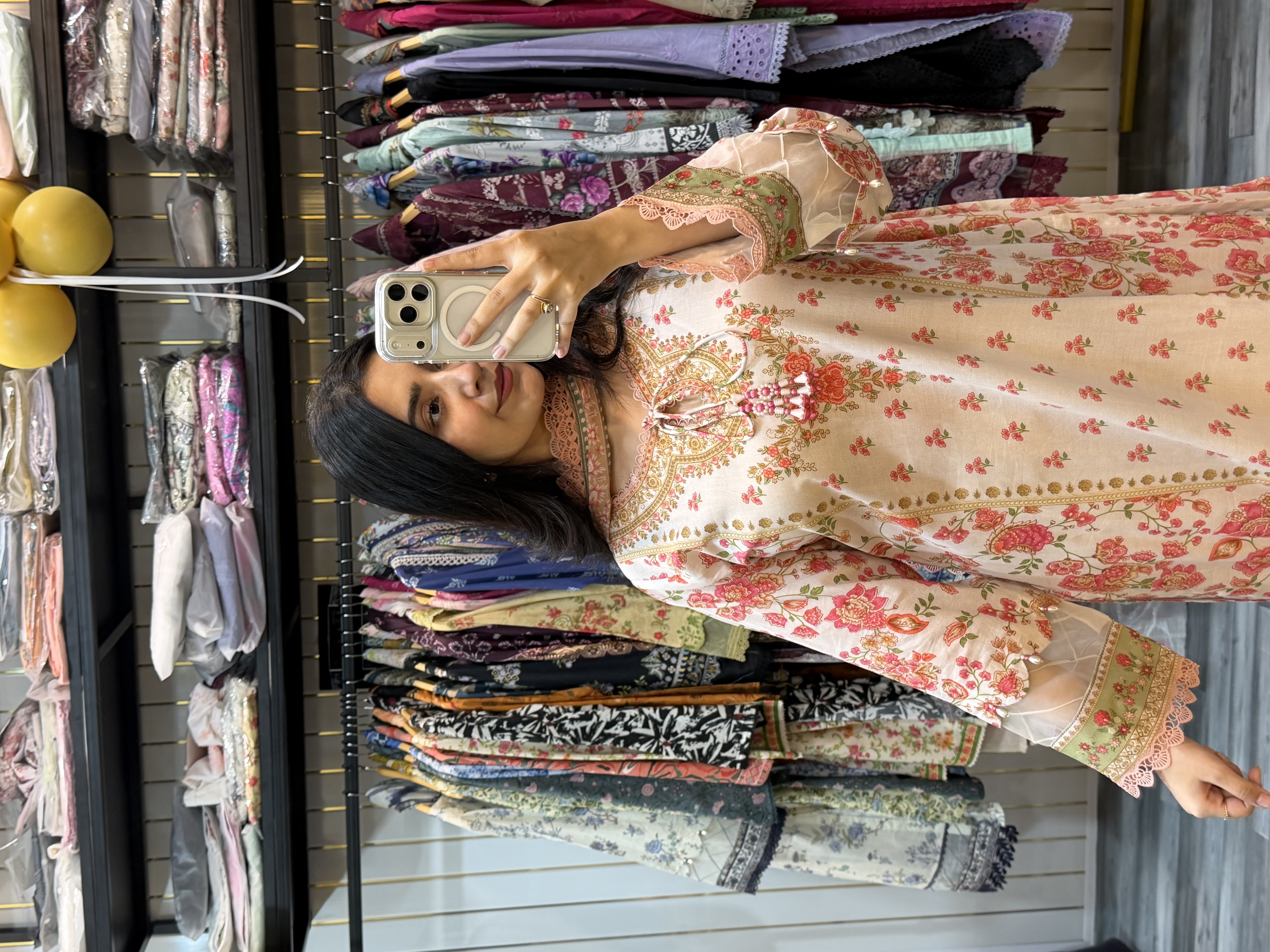 MAUSUMERRY IN {WHITE AND PEACH}