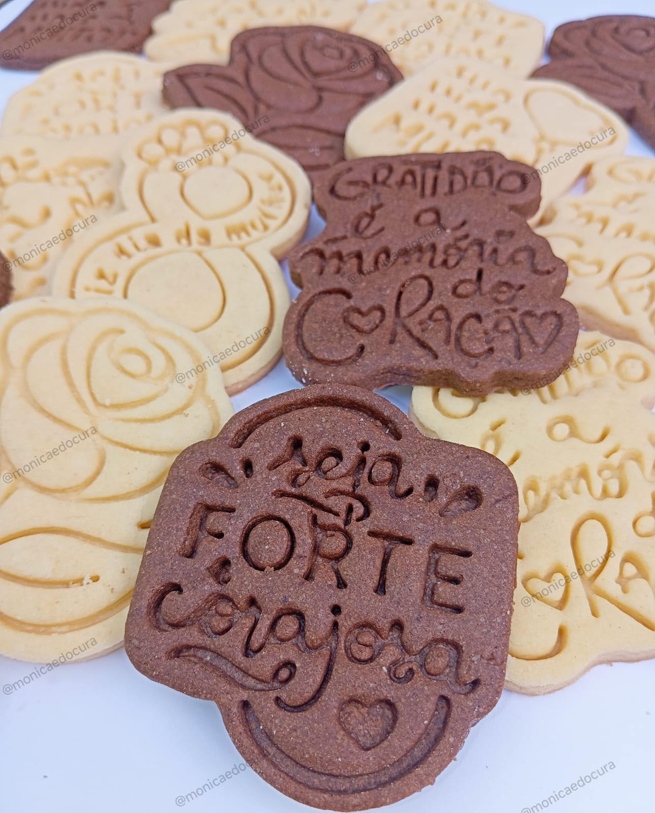 Cortador de biscoito seja forte e corajosa