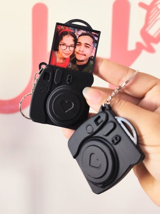 Chaveiro Câmera retrô com porta foto