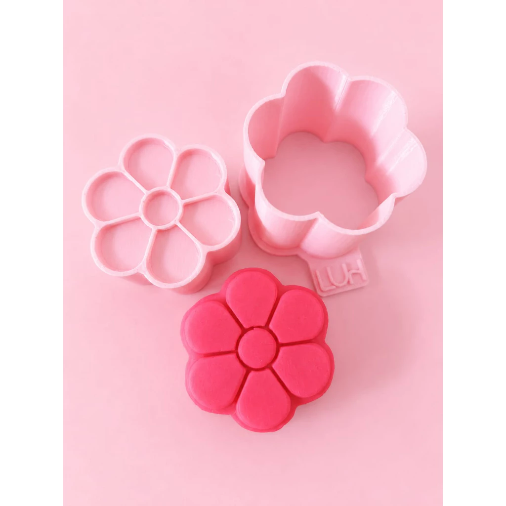 Ejetor Modelador formato flor para brigadeiro, doces e pasta americana