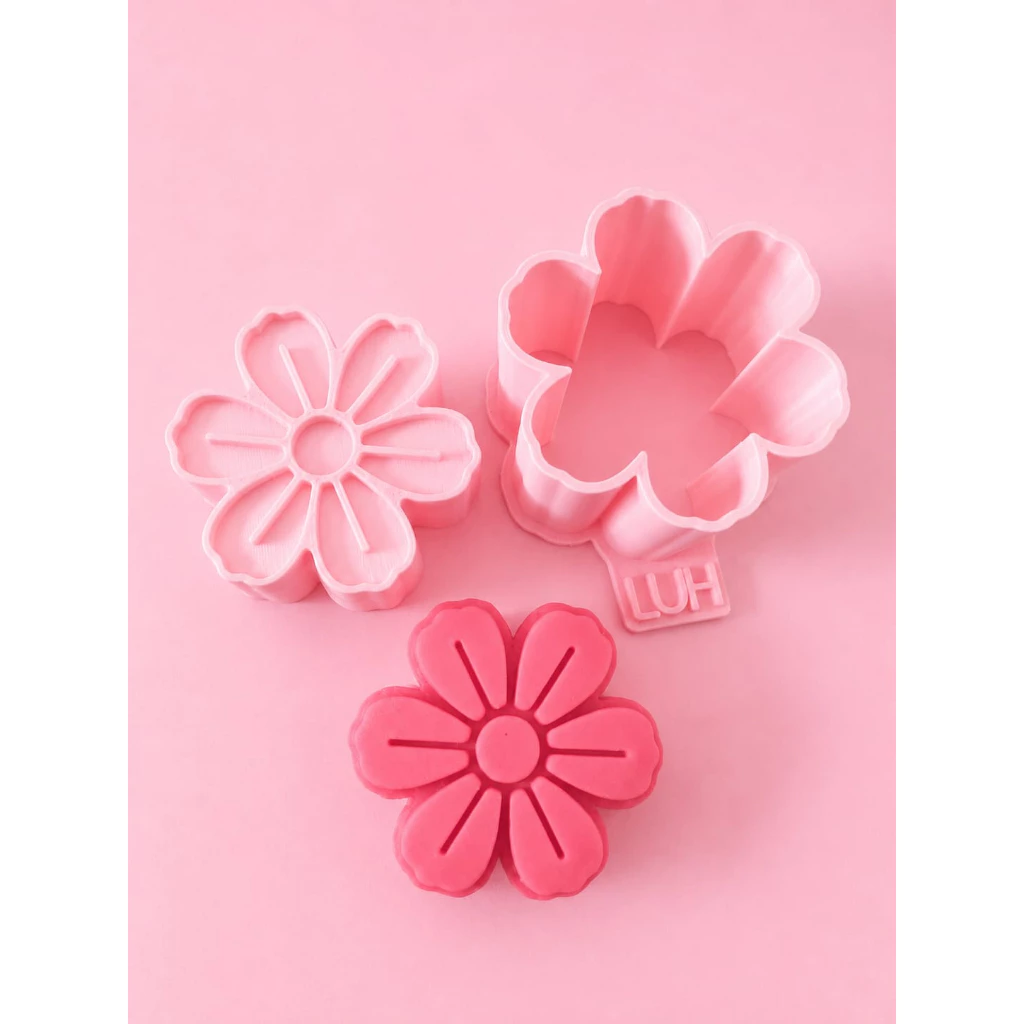 Ejetor Modelador formato flor para brigadeiro, doces e pasta americana
