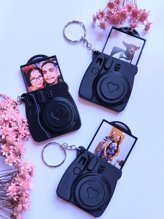 Chaveiro Câmera retrô com porta foto