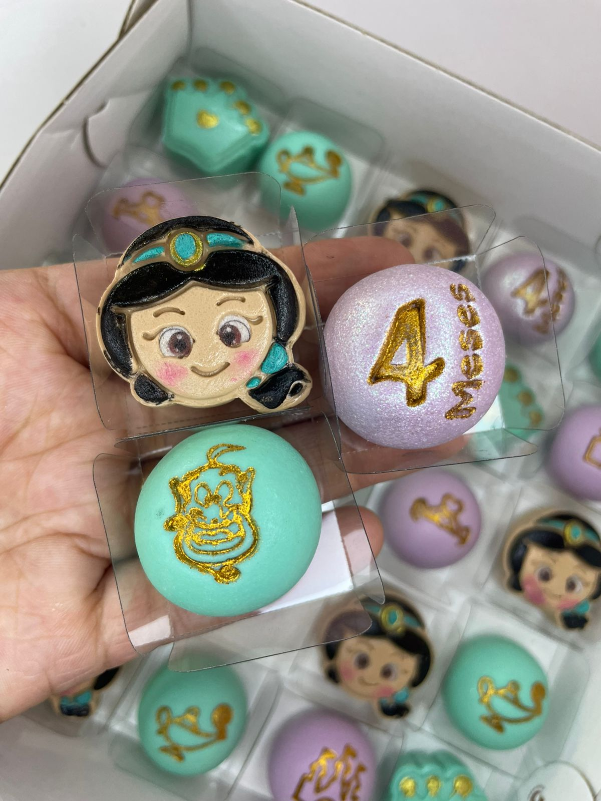 Modelador Ejetor Jasmine para Brigadeiro, Doce, Massa e Biscoito