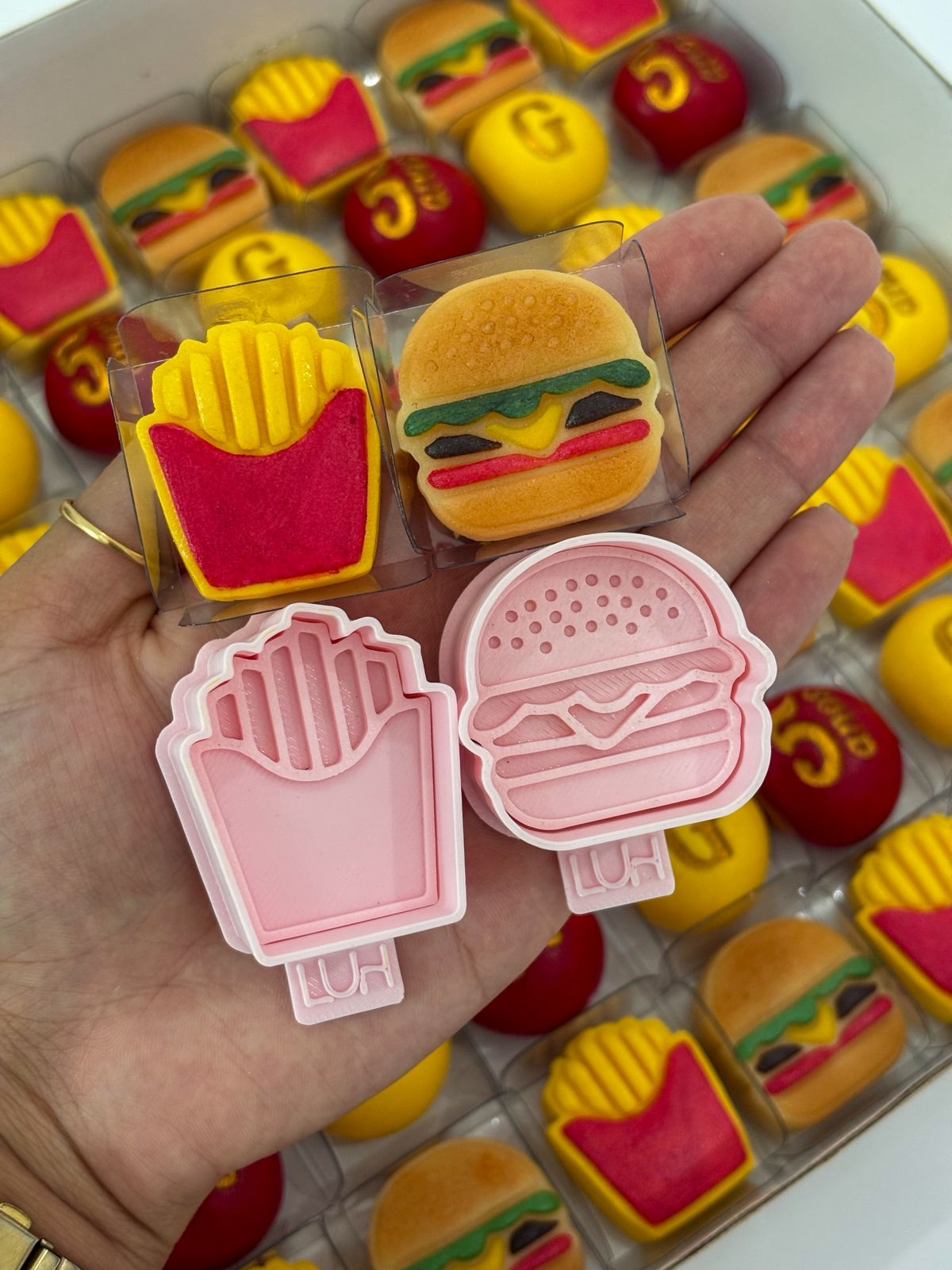 Modelador Ejetor Hambúrguer ou Batata para Brigadeiro, Doce, Massa e Biscoito