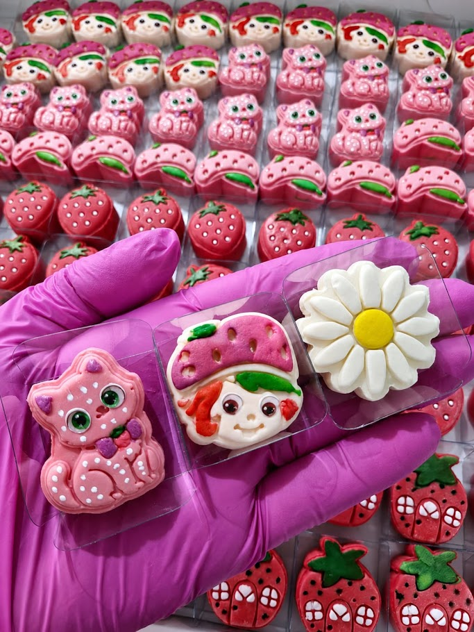 Modelador Ejetor Moranguinho para Brigadeiro, Doce, Massa e Biscoito