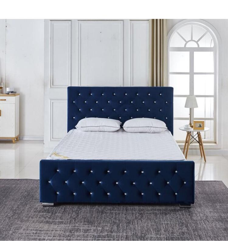 Lit double en velours bleu 140x190cm avec sommier
